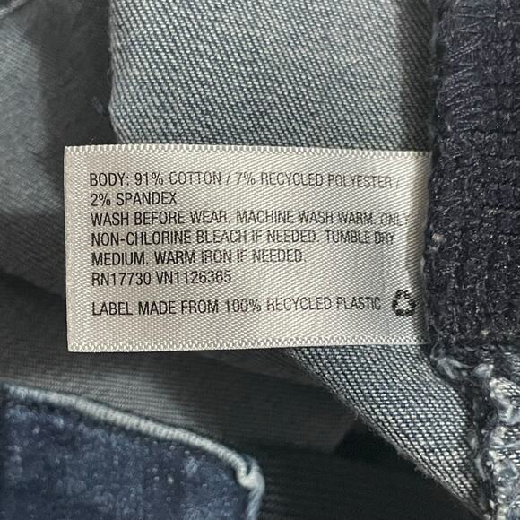 Ingrid & Isabel Womens Size 2 Maternity Jean Shorts Expandable Side Panel Denim - Picture 5 of 9